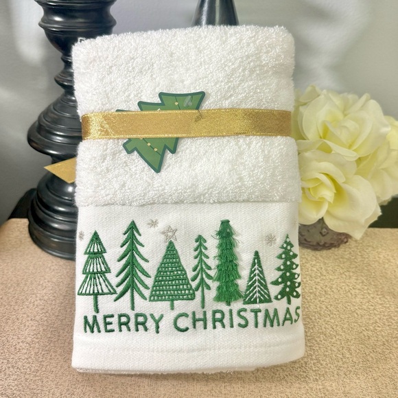 NWT Set of 2 Christmas Trees🎄Bathroom Hand Towels - Picture 7 of 8